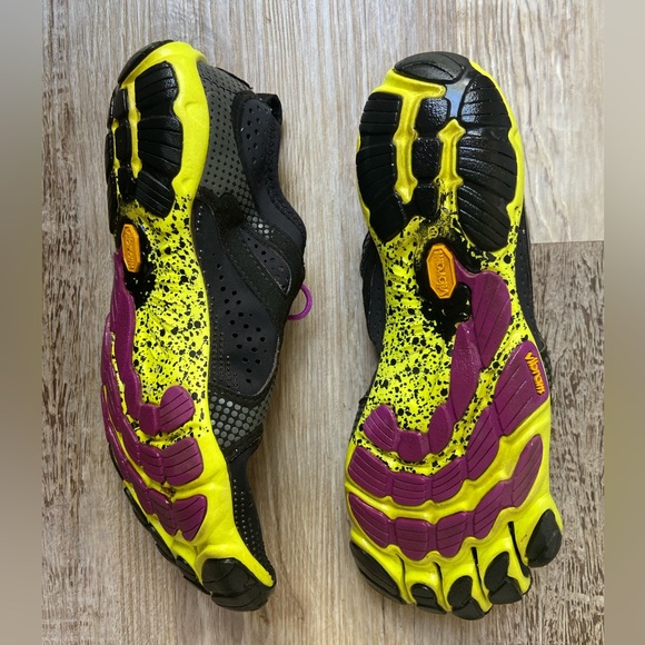 Vibram FiveFingers running shoes - Picture 4 of 5